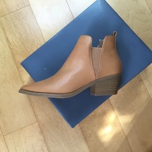 ANKLE BOOTIES, nude(Carmel)size 8.5